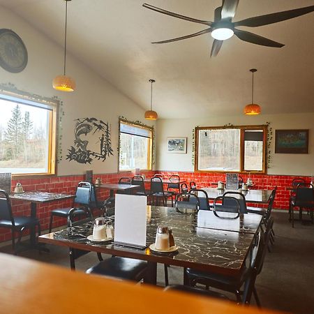 Cozy Corner Motel & Restaurant Haines Junction Exteriör bild