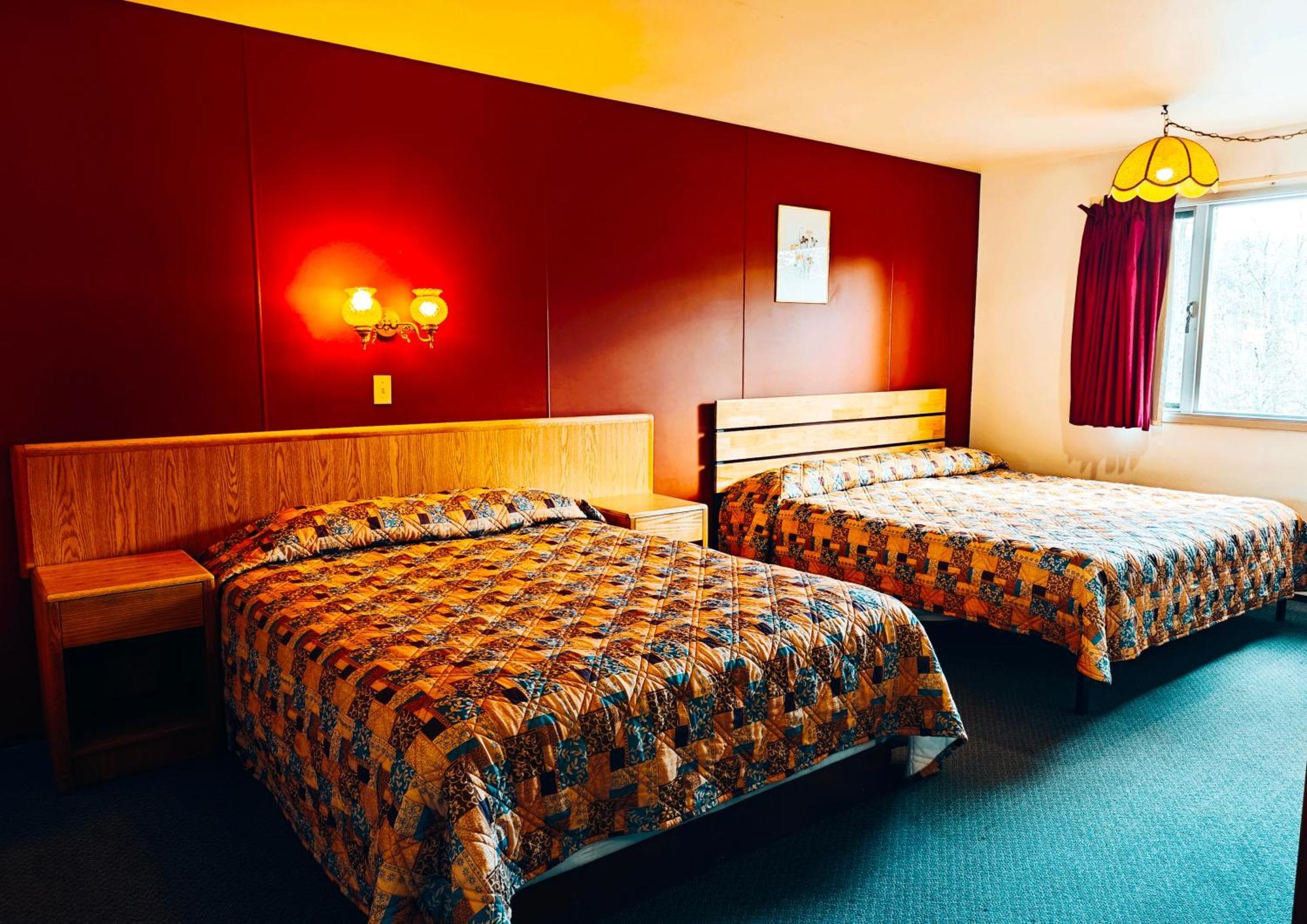 Cozy Corner Motel & Restaurant Haines Junction Exteriör bild