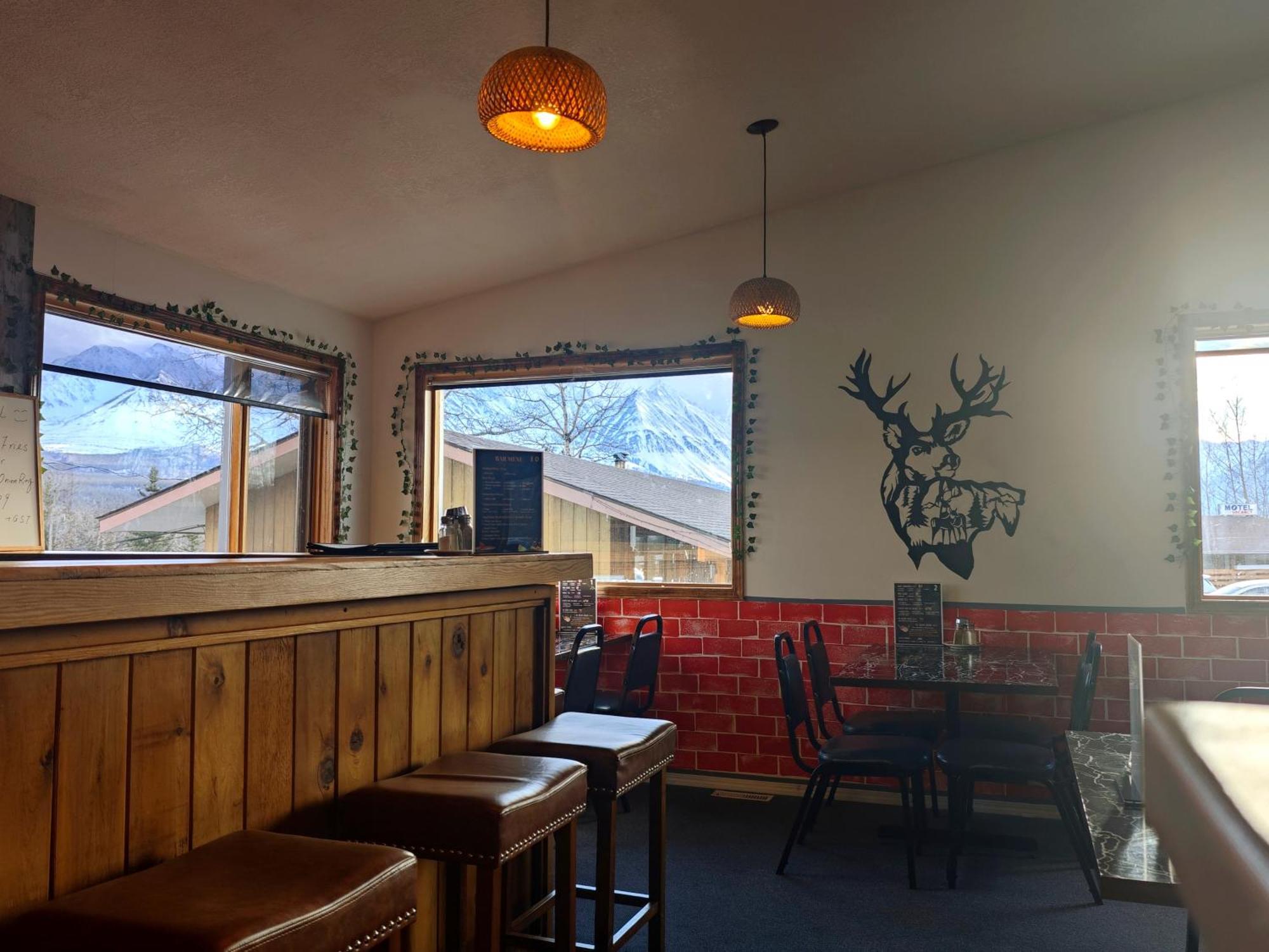 Cozy Corner Motel & Restaurant Haines Junction Exteriör bild