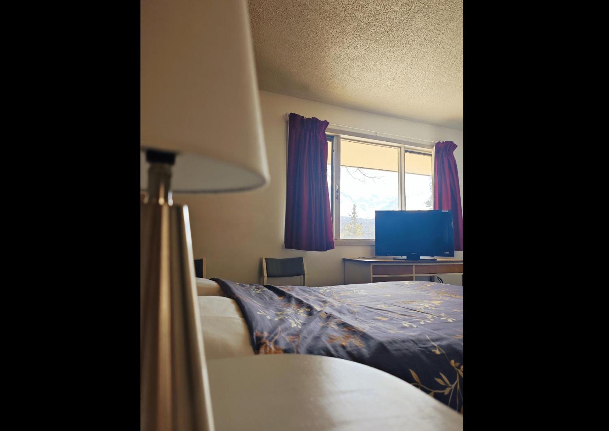 Cozy Corner Motel & Restaurant Haines Junction Exteriör bild